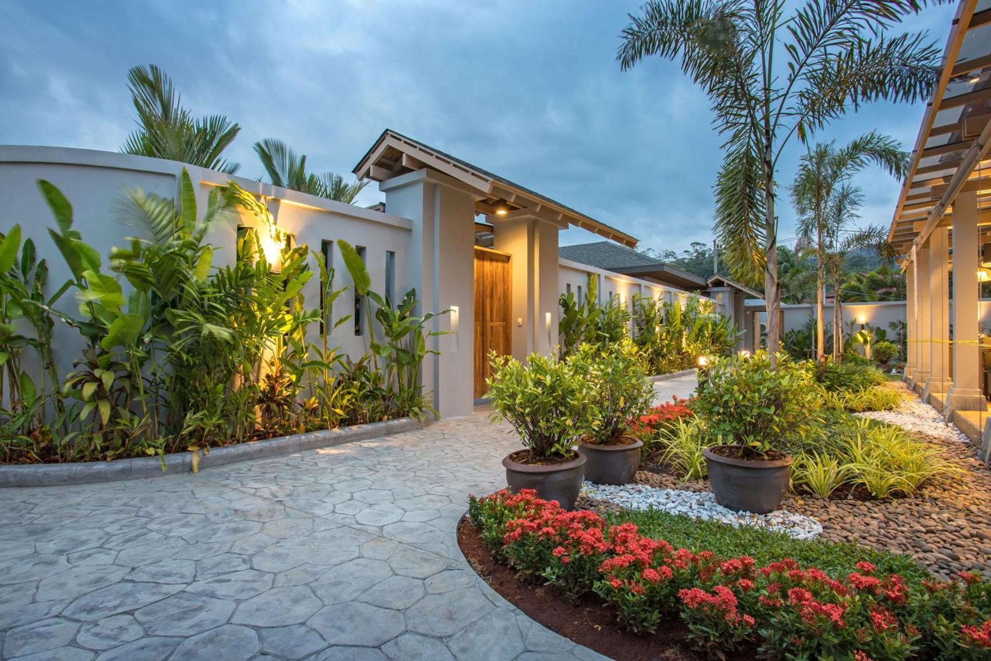 Dalaa 8 Villa Kamala Beach Exteriör bild